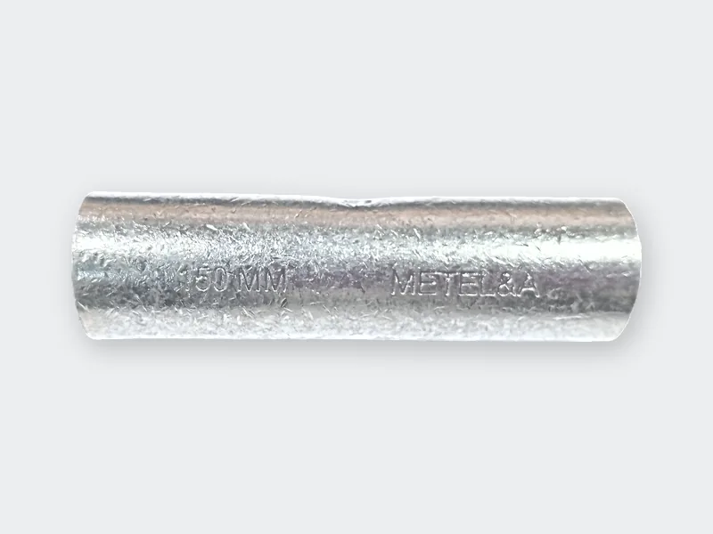 Unión manguito tubular cerrada de cobre estañado, con la marca METEL&A y la medida grabadas